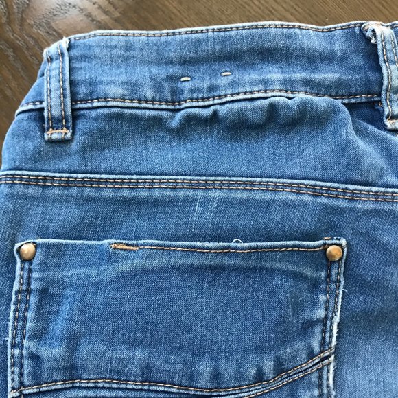 🛍 2 for $25! 🛍 Reitmans - Super Soft Light Blue Jeans 26 - Picture 7 of 10